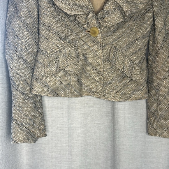 BCBG MAXAZRIA TWEED/WOOL RUFFLE COLLAR BLAZER (M) - Picture 3 of 8